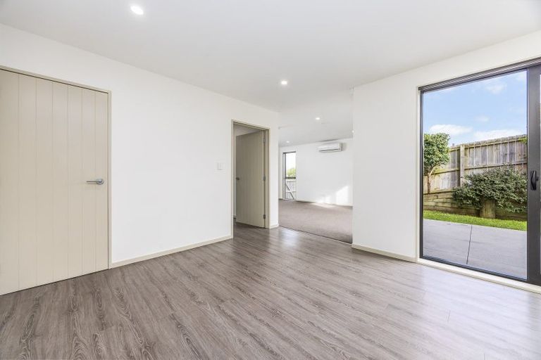 Photo of property in 33 Carole Crescent, Pakuranga, Auckland, 2010