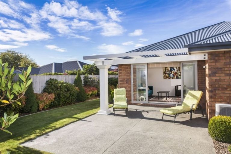 Photo of property in 32 Mokihi Gardens, Hillmorton, Christchurch, 8024