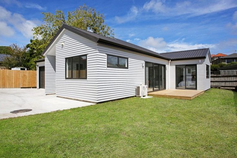 Photo of property in 19 Mellsop Avenue, Waiuku, 2123
