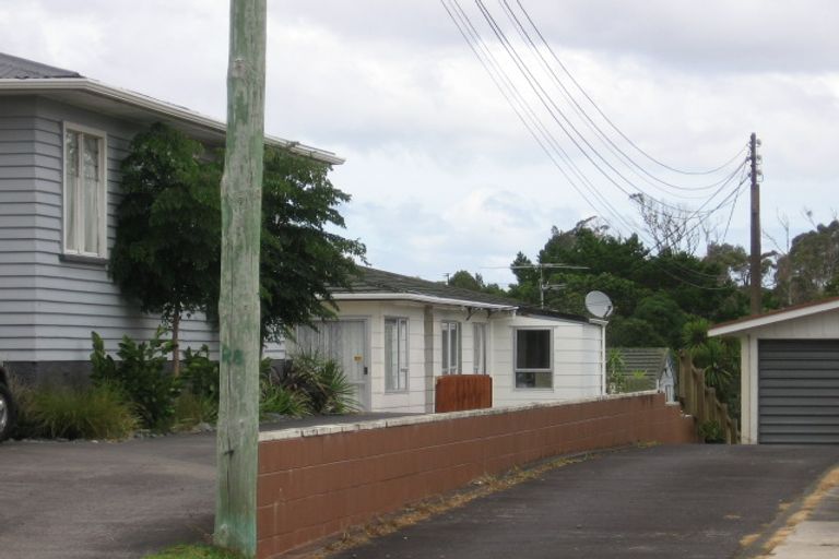 Photo of property in 2/59 Beach Haven Road, Beach Haven, Auckland, 0626