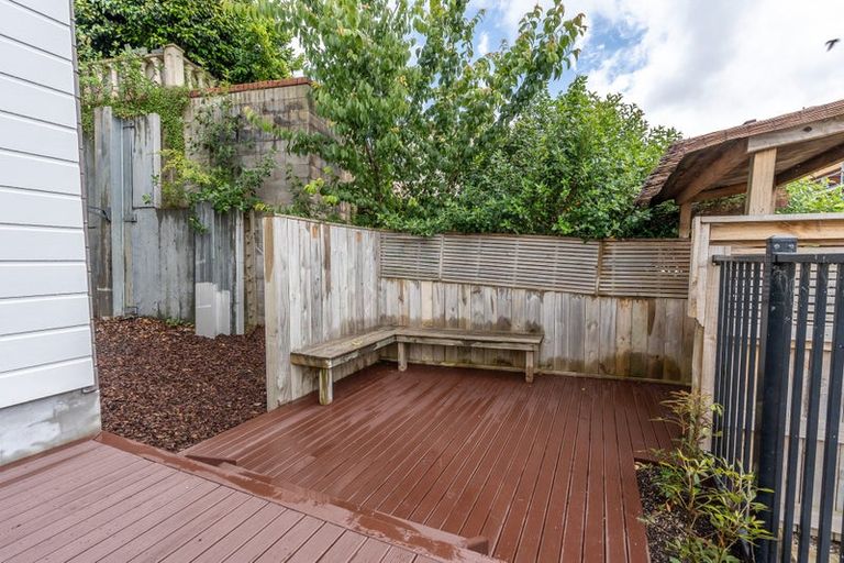 Photo of property in 9/19 Ruakiwi Road, Hamilton Lake, Hamilton, 3204