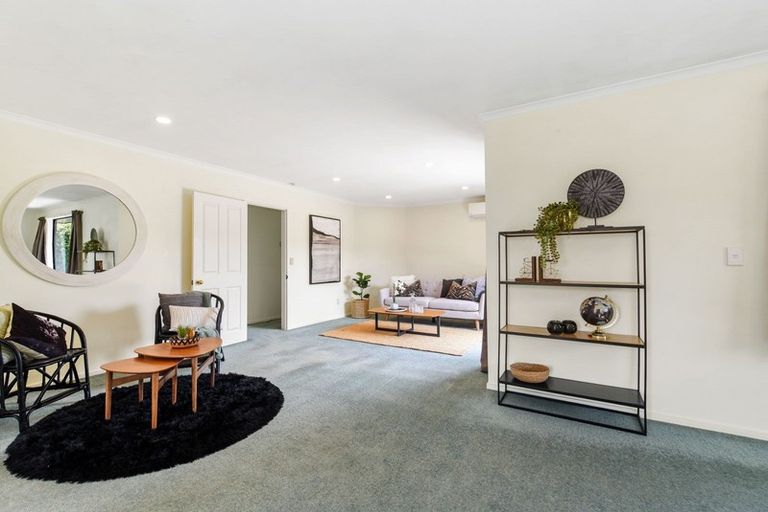 Photo of property in 19 Waiwherowhero Drive, St Andrews, Hamilton, 3200