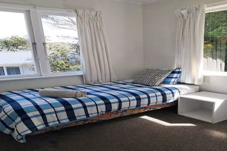 Photo of property in 107 Parkvale Road, Karori, Wellington, 6012