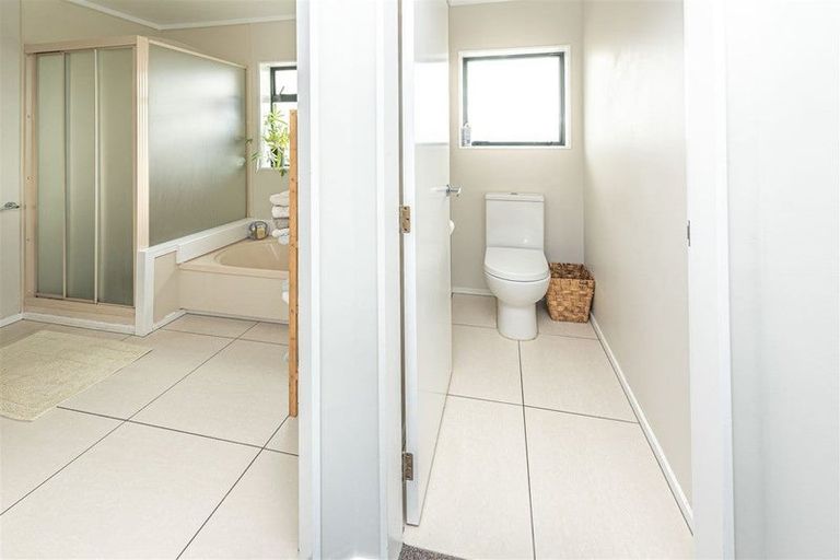 Photo of property in 15 Rangitatau Road West, Pakaraka, Wanganui, 4574