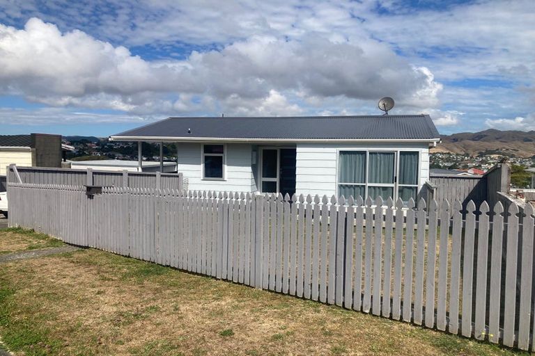 Photo of property in 8 Yemen Place, Ascot Park, Porirua, 5024