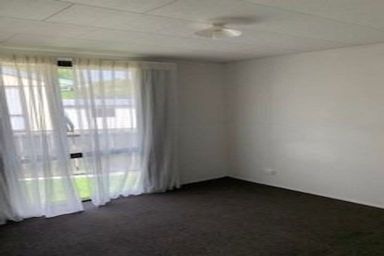 Photo of property in 28 Devonshire Road, Unsworth Heights, Auckland, 0632