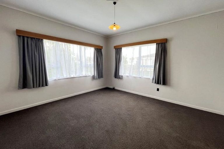 Photo of property in 11 Allen Avenue, Papatoetoe, Auckland, 2025