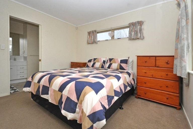 Photo of property in 99 Pooks Road, Ranui, Auckland, 0612