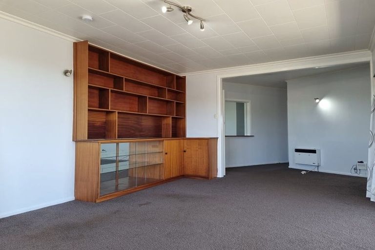 Photo of property in 124 Pioneer Road, Moturoa, New Plymouth, 4310