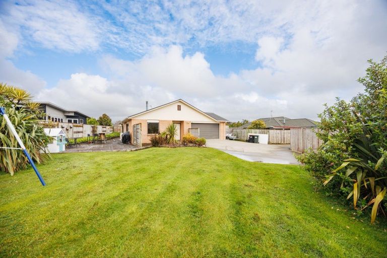 Photo of property in 23 Woodgate Court, Fitzherbert, Palmerston North, 4410