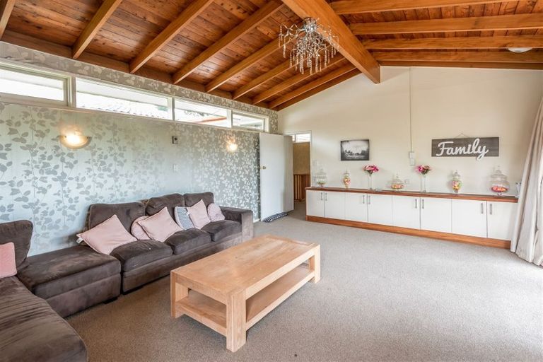 Photo of property in 18a Hillcrest Grove, Hillpark, Auckland, 2102