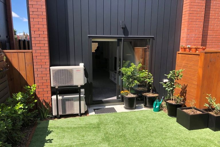 Photo of property in 8/79 Taikata Road, Te Atatu Peninsula, Auckland, 0610