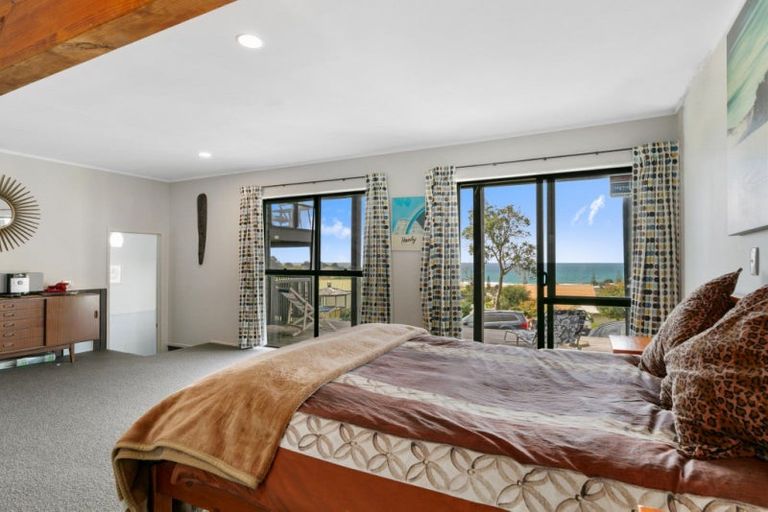 Photo of property in 122 Tuna Place, Onemana, Whangamata, 3691