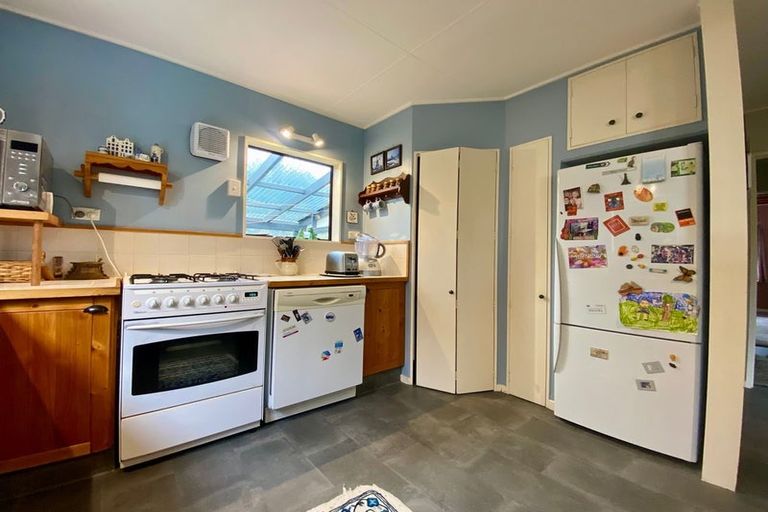 Photo of property in 8 Escort Grove, Awapuni, Palmerston North, 4412