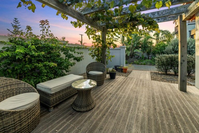 Photo of property in 63 Karewa Parade, Papamoa Beach, Papamoa, 3118