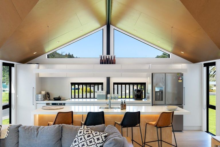 Photo of property in 101 Beach Road, Whangamata, 3620