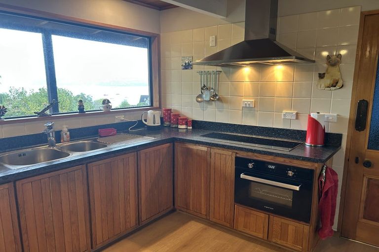 Photo of property in 24 Bayview Place, Cass Bay, Lyttelton, 8082