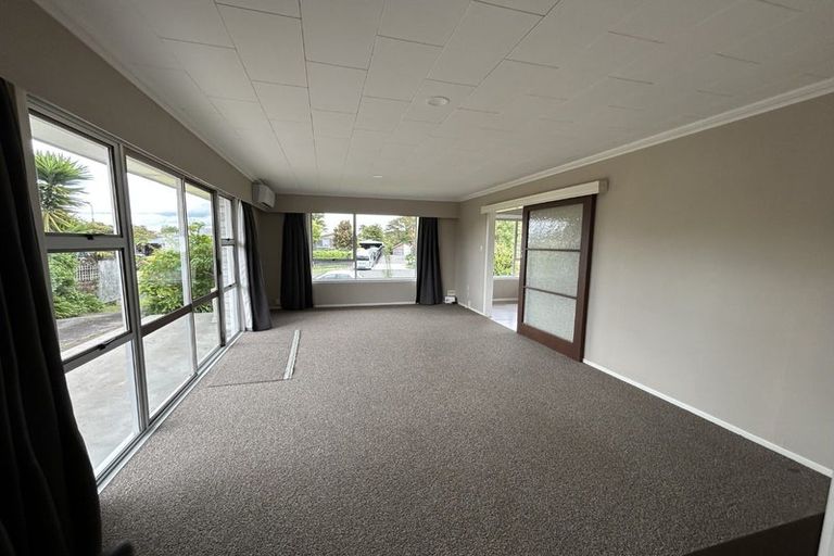 Photo of property in 8a Tanekaha Place, Pukete, Hamilton, 3200