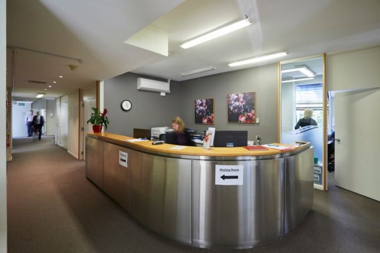 Photo of property in 6 Raroa Road, Kelburn, Wellington, 6012