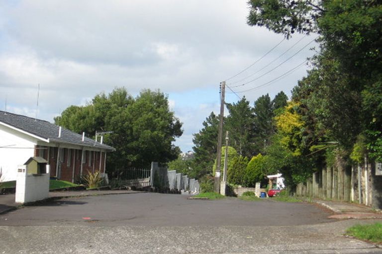 Photo of property in 1/40a West Coast Road, Glen Eden, Auckland, 0602