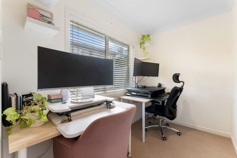 Photo of property in 16 Kunzea Place, Greenhithe, Auckland, 0632