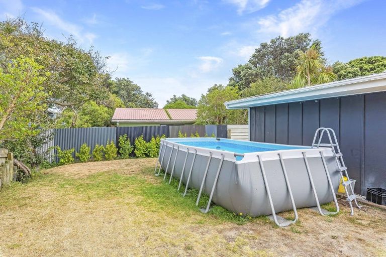 Photo of property in 13 Gawler Street, Te Horo Beach, Otaki, 5581