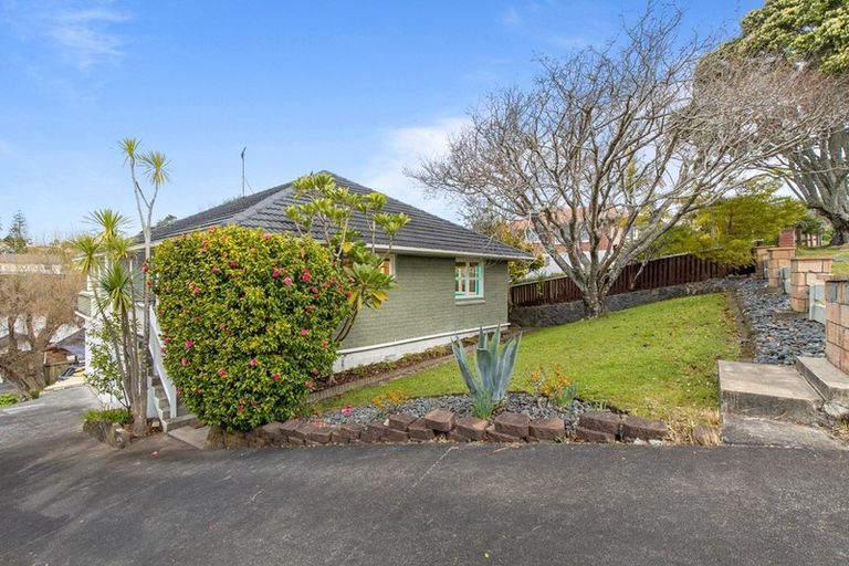 Photo of property in 16 Mayfair Crescent, Mairangi Bay, Auckland, 0630