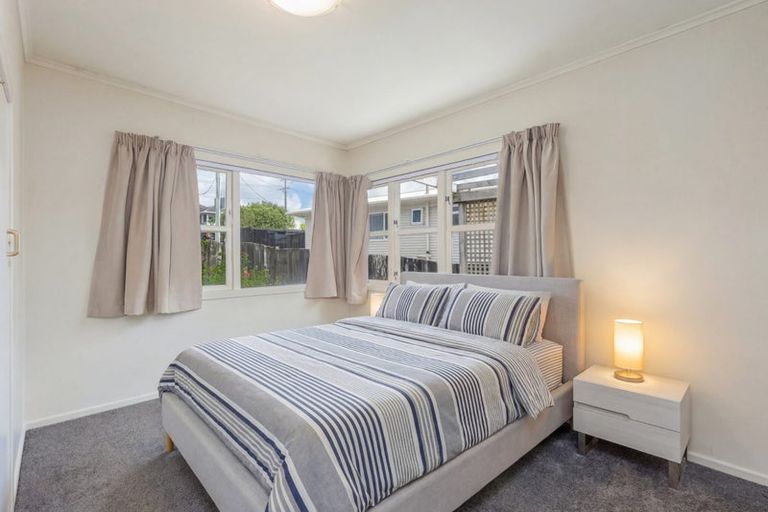 Photo of property in 93 Sylvan Avenue, Northcote, Auckland, 0627