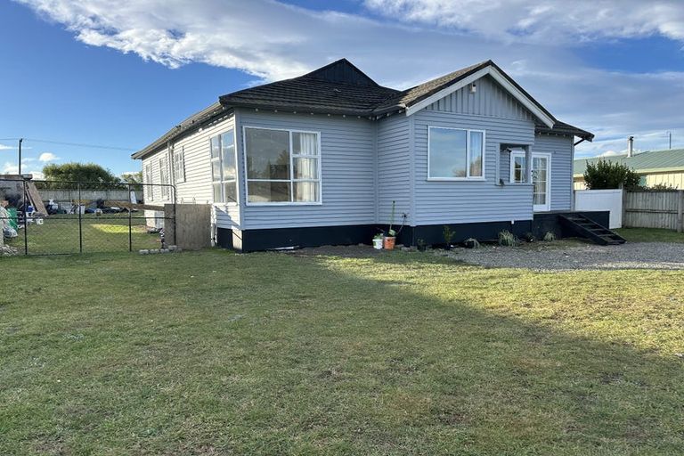 Photo of property in 28 King Street, Coalgate, 7673