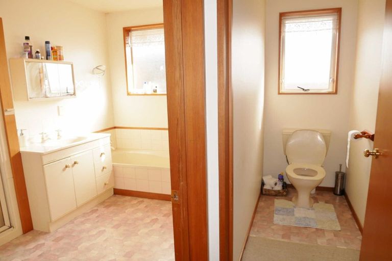 Photo of property in 2/170c Yaldhurst Road, Sockburn, Christchurch, 8042