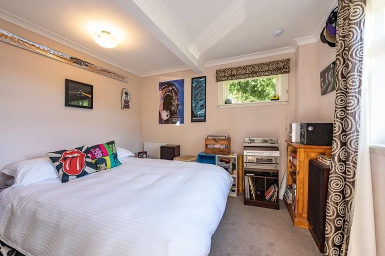 Photo of property in 25 Rangoon Street, Khandallah, Wellington, 6035