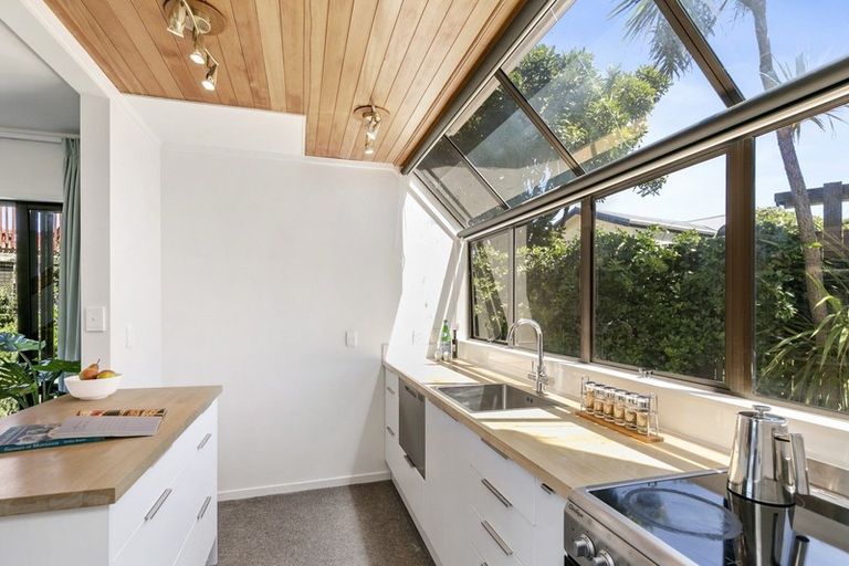 Photo of property in 7 Tamahine Street, Maupuia, Wellington, 6022