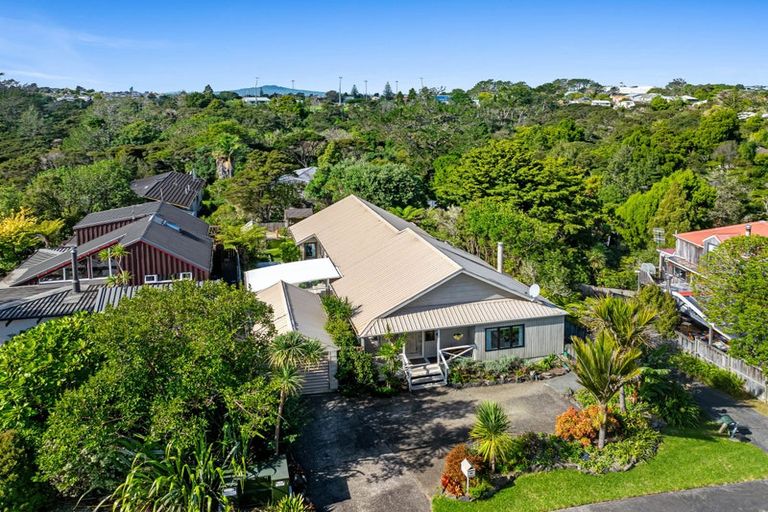 Photo of property in 20 Miraka Place, Birkenhead, Auckland, 0626