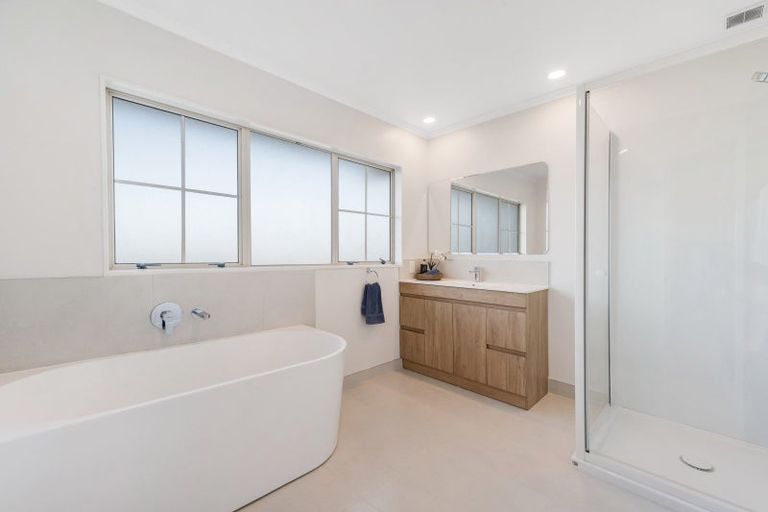 Photo of property in 8 Covina Place, Somerville, Auckland, 2014