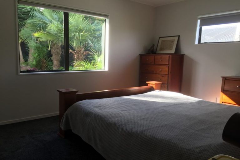 Photo of property in 2/45 Taioma Crescent, Te Atatu Peninsula, Auckland, 0610