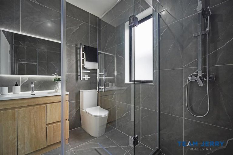 Photo of property in 21 Farranfore Road, Opaheke, Papakura, 2113