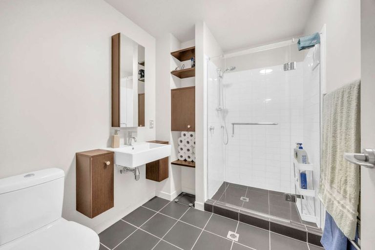 Photo of property in Montreaux Apartments, 5g/164 The Terrace, Wellington Central, Wellington, 6011