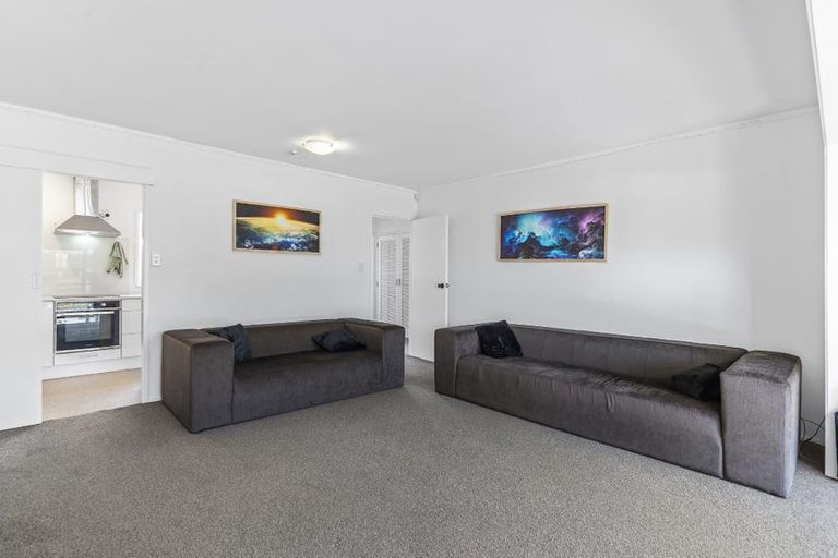 Photo of property in 1/33 Bramley Drive, Farm Cove, Auckland, 2012