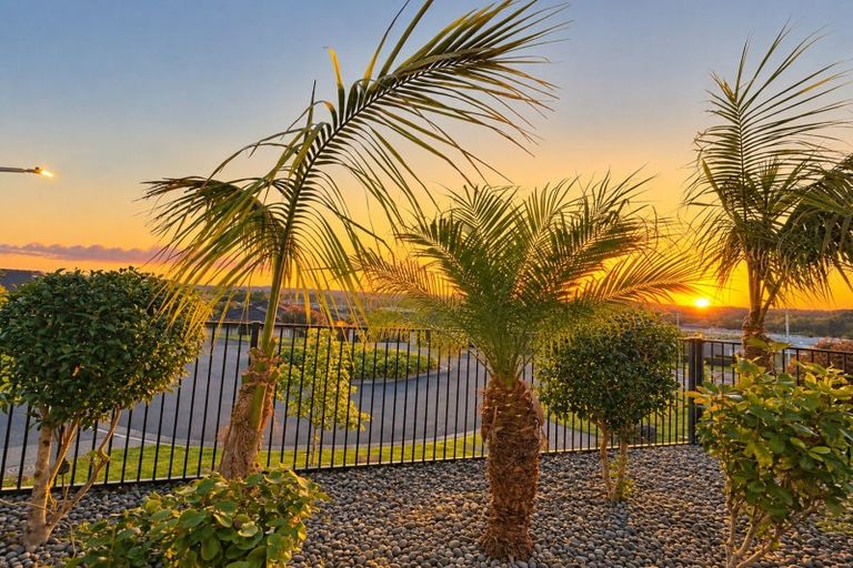 Photo of property in 3 Carex Close, Pyes Pa, Tauranga, 3112