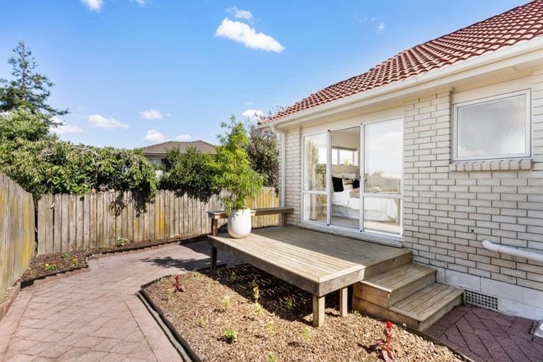 Photo of property in 16 Whitford Road, Howick, Auckland, 2014