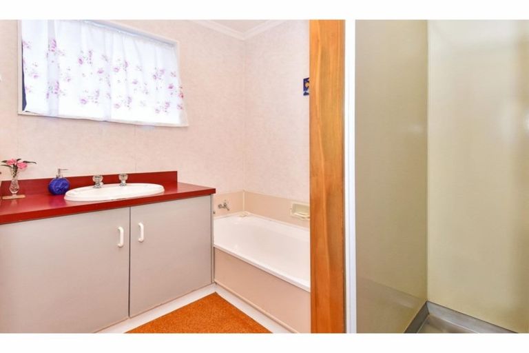 Photo of property in 1/55 Calluna Crescent, Totara Heights, Auckland, 2105