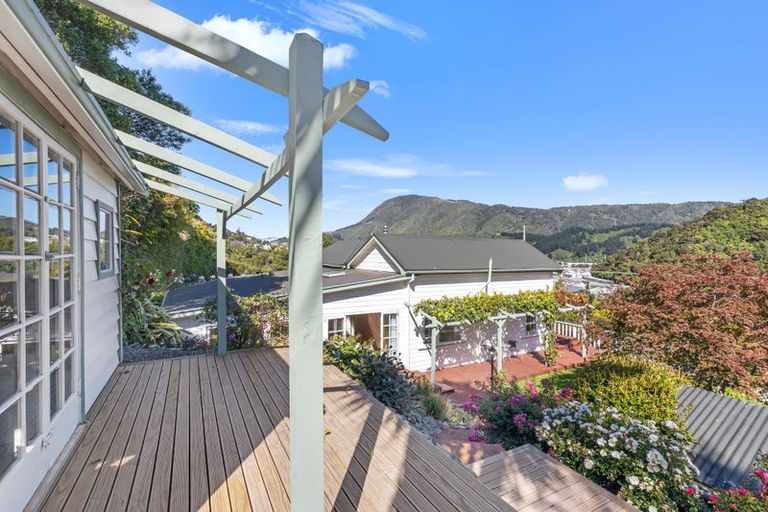 Photo of property in 19 Milton Terrace, Picton, 7220