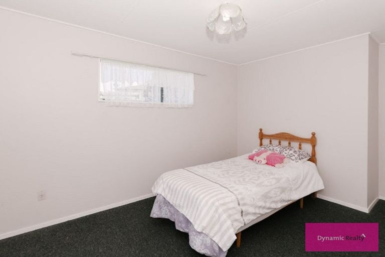 Photo of property in 37 Rhodes Drive, Kelvin Grove, Palmerston North, 4414