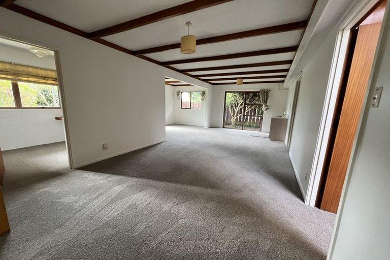 Photo of property in 1/17 Glenvar Road, Torbay, Auckland, 0630