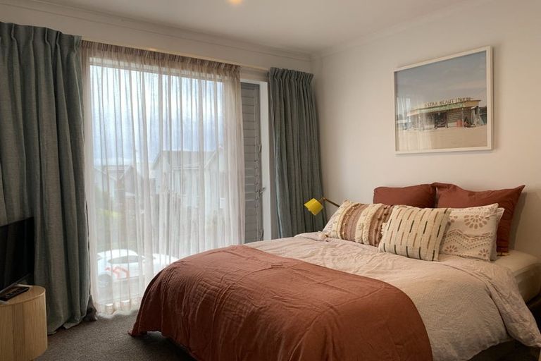 Photo of property in 8 Shelduck Way, Hobsonville, Auckland, 0616