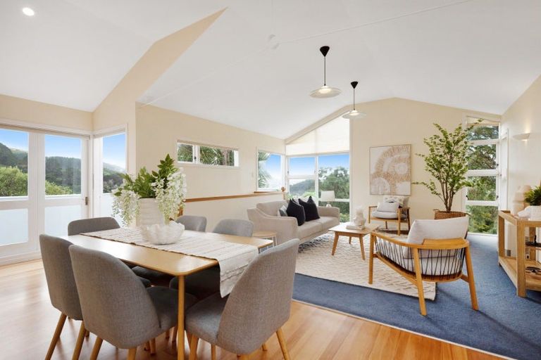 Photo of property in 22 Homewood Crescent, Karori, Wellington, 6012