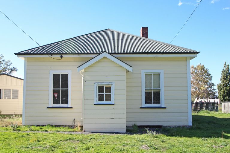 Photo of property in 5 Ranfurly Street, Kurow, 9435