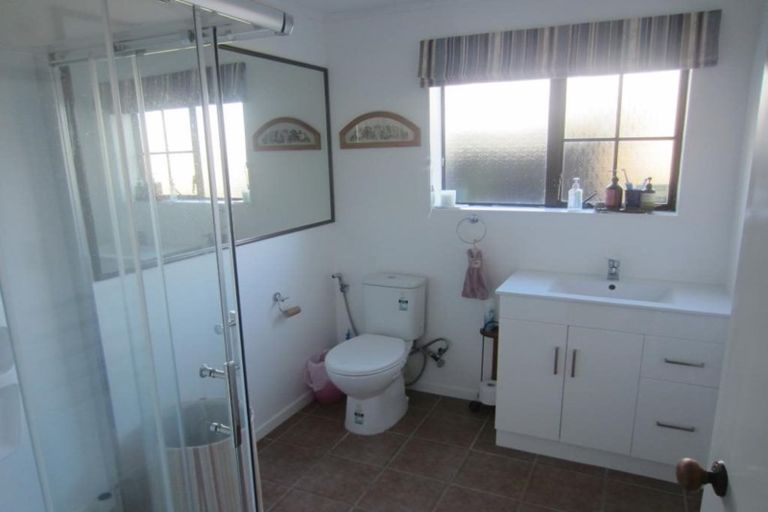 Photo of property in 94 Oxford Street, Tawa, Wellington, 5028