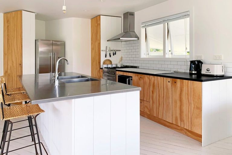 Photo of property in 7 Harbour View Road, Point Wells, Warkworth, 0986