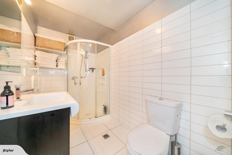 Photo of property in 6/8b Lipman Street, Mount Victoria, Wellington, 6011